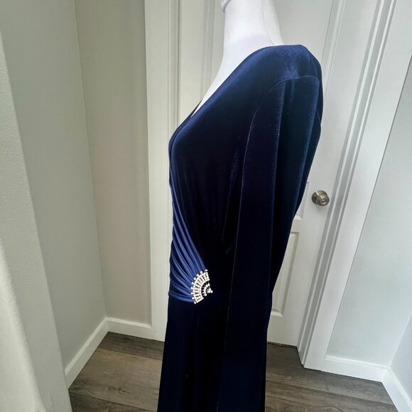 Tadashi Shoji Formal Velvet Dress Rhinestone Ribbon Maxi Evening Gown Homecoming - Picture 9 of 10